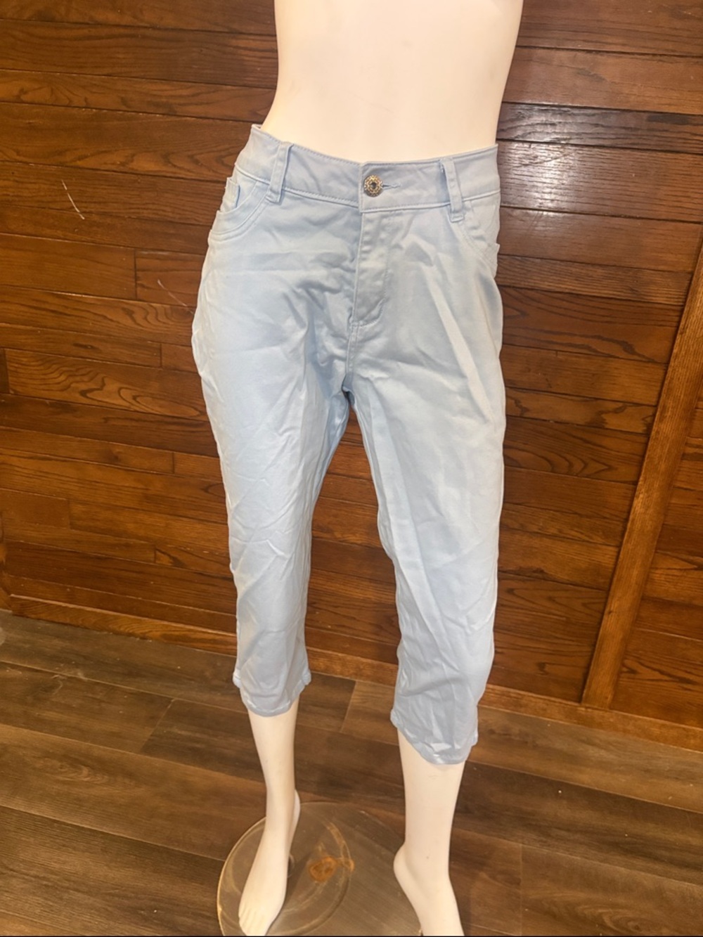 Women's Light Blue Cropped Jeans - Mid-Rise Ankle Length